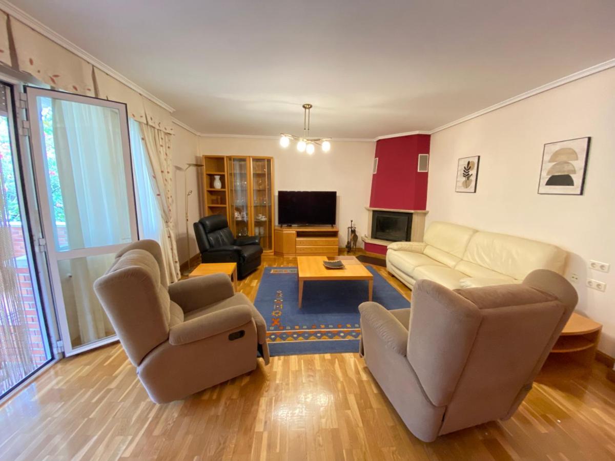 Casa Chalet Jardin Particular Ideal Grupos Y Familias Baranain Eksteriør bilde
